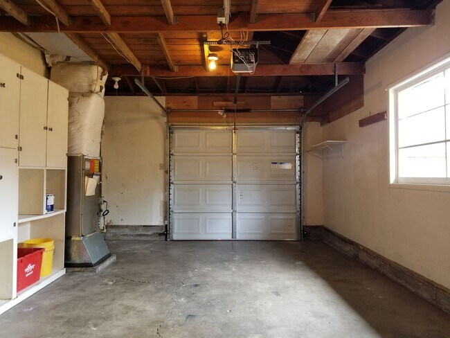 Building Photo - Cedar Hills Home on Large Lot with Fenced Backyard!!!