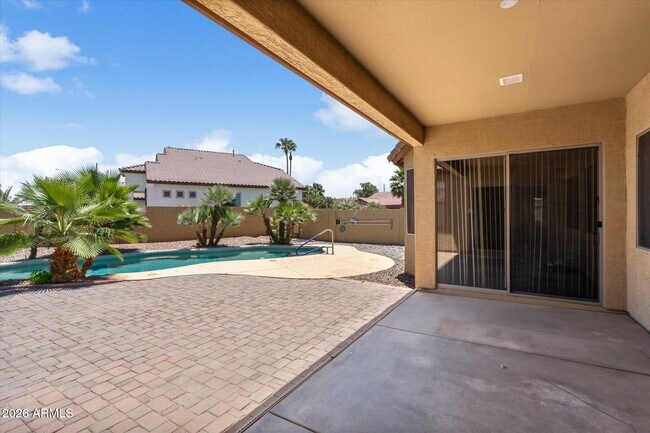 Building Photo - 2619 E Hazeltine Way