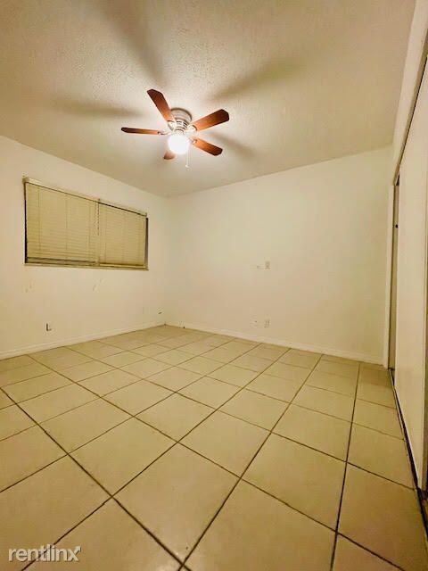 Building Photo - 3 br, 2 bath House - 1101 Crystal Lake Dr ...