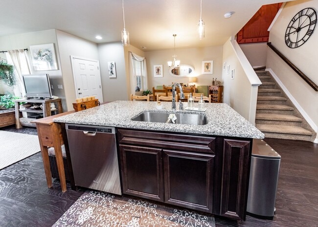 Building Photo - Gorgeous Gold Hills Mesa 2 Bedroom