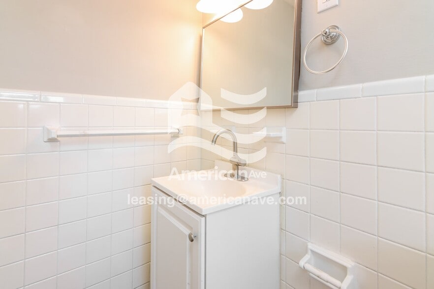 Building Photo - 822 33rd Ave