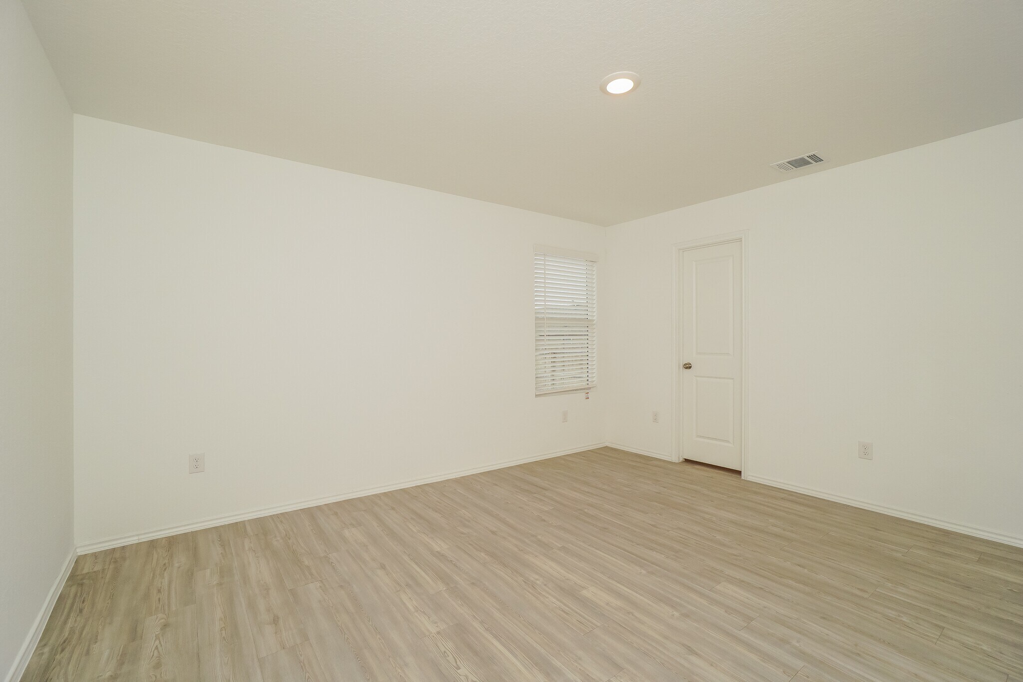 Building Photo - 13834 Goat Cv