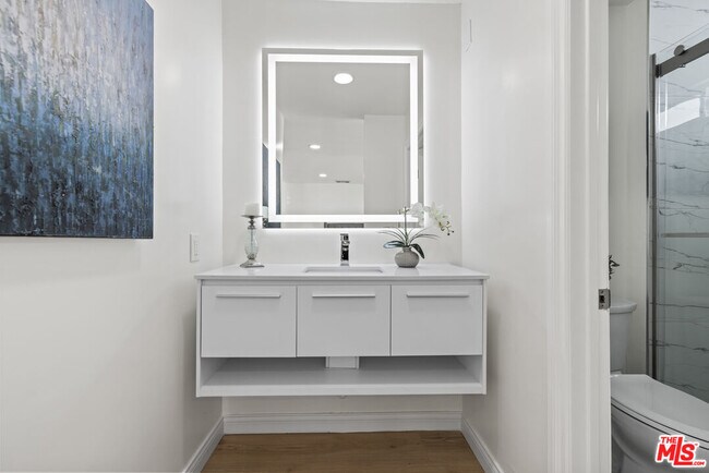 Building Photo - 13 Pepper Ct