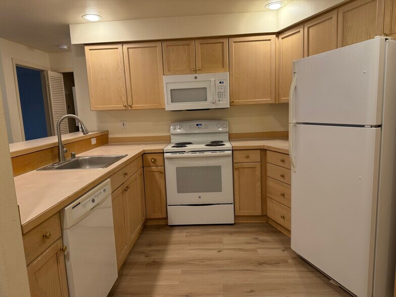 Building Photo - 559 McGraw St