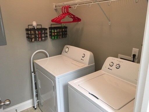 Building Photo - West End