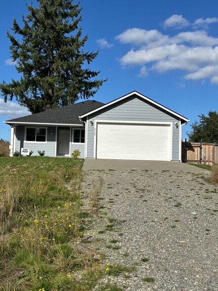 Front - 6704 Summerset Dr SE