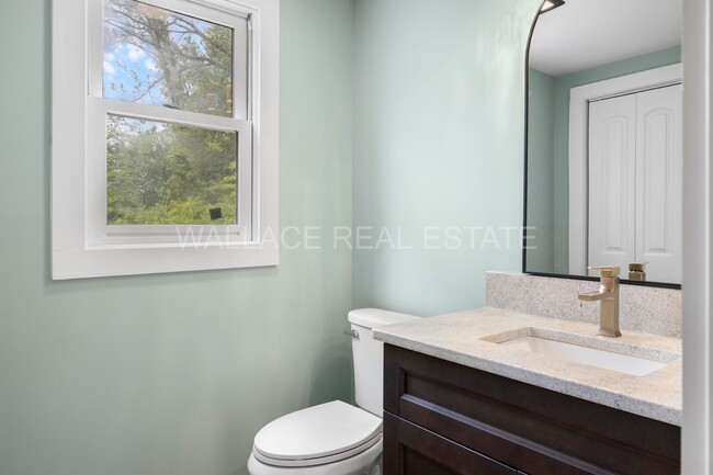 Building Photo - LOVELY 4 BEDROOM HOME...ALL FARRAGUT SCHOO...
