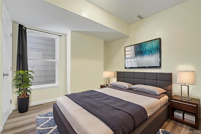 Building Photo - 61 Carson Ave