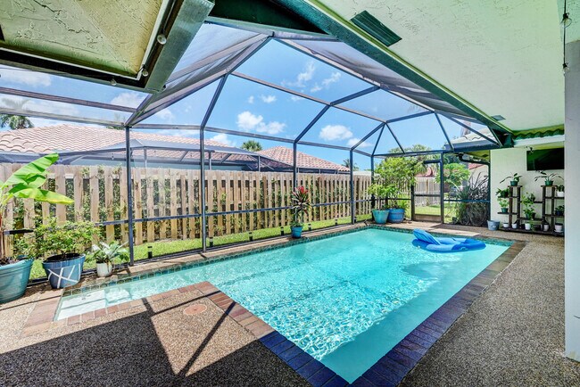 Building Photo - 6833 Bianchini Cir