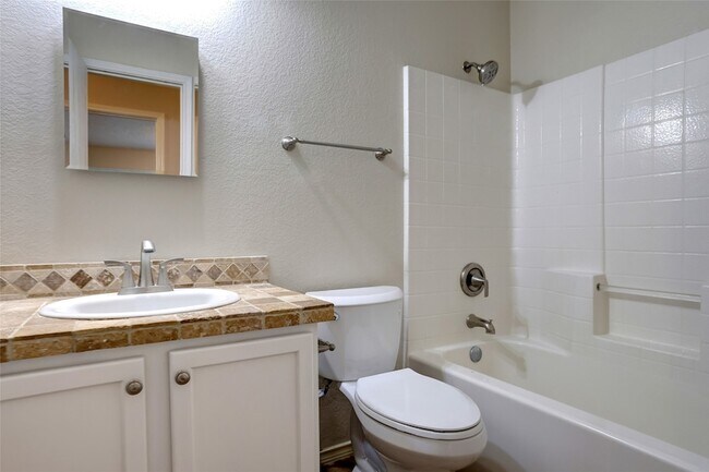 Building Photo - 4608 Cedar Crest Dr