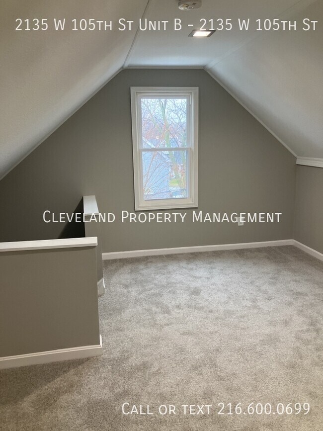 Building Photo - 2135 W 105th St