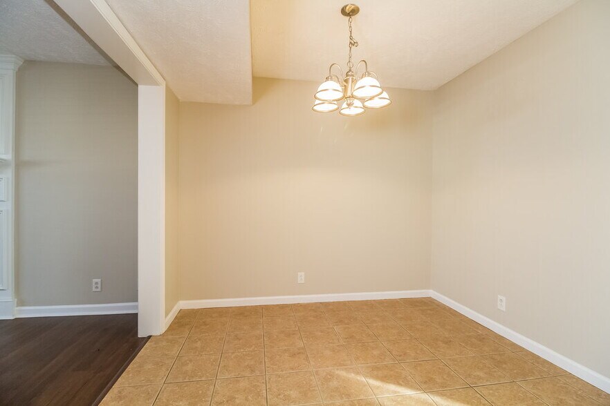 Building Photo - 2923 Bray Ct