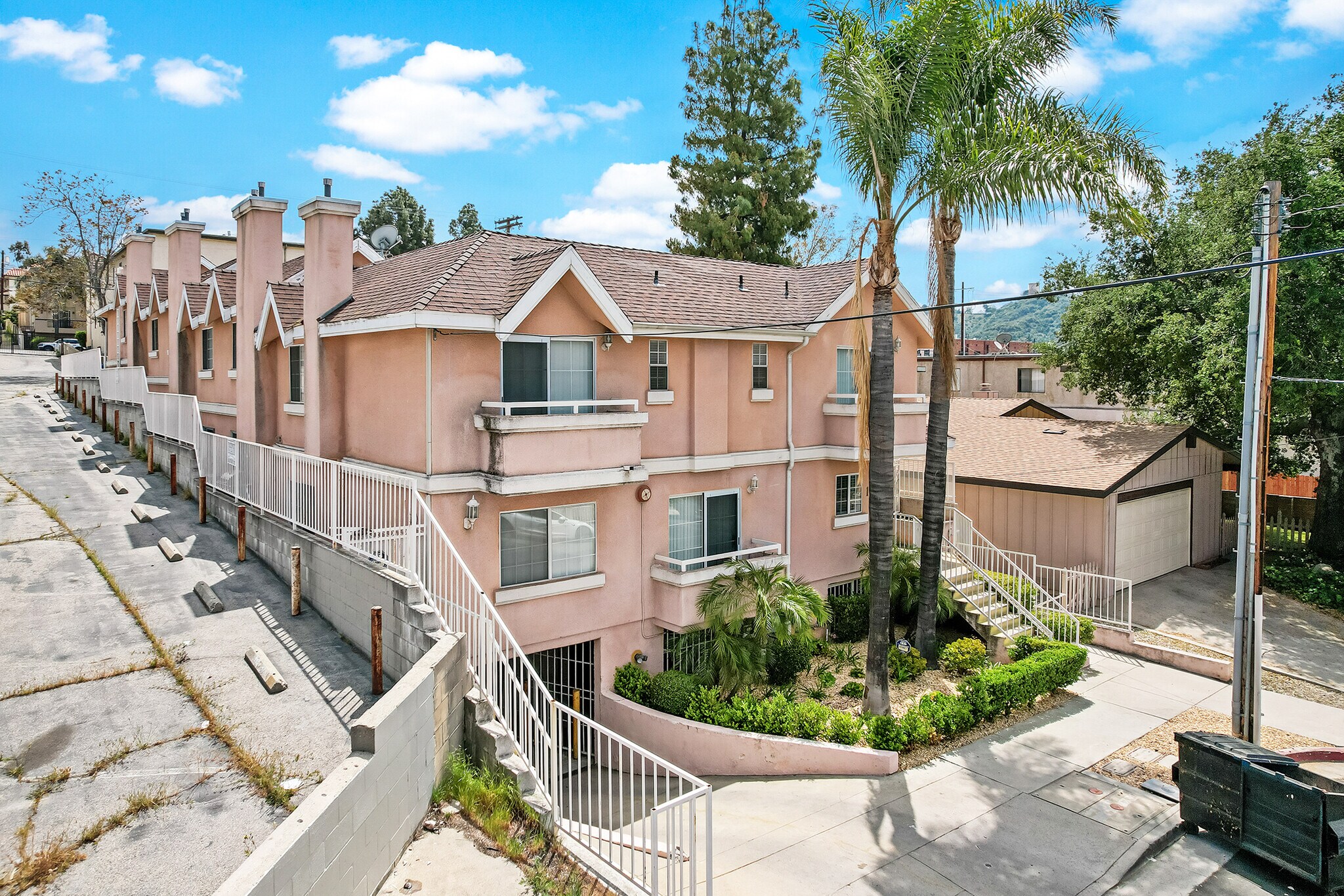 Building Photo - 10128 Hillhaven Ave