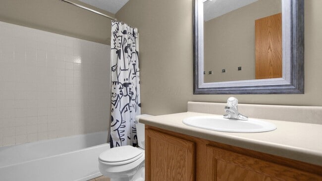 Building Photo - 1602 Covina Dr