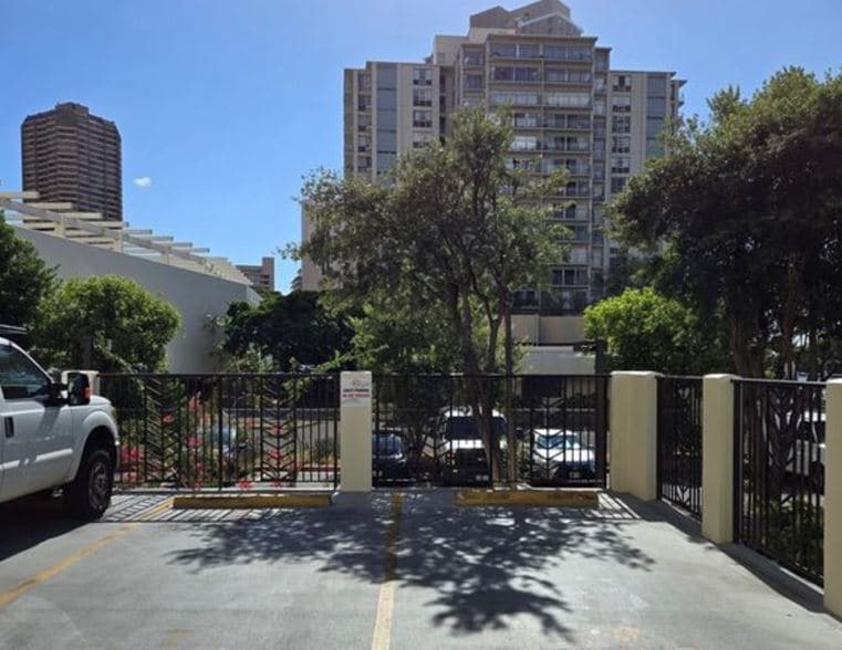 Building Photo - 1717 Ala Wai Blvd