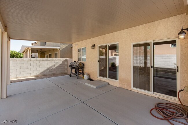 Building Photo - 10651 Medicine Bow St