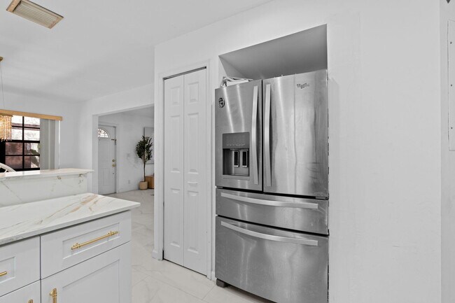 Building Photo - 111 Weybridge Cir
