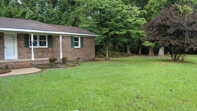 Building Photo - 1719 Providence Rd