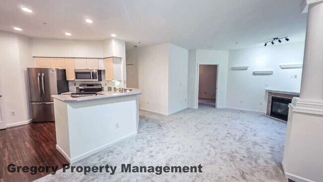 Building Photo - 16125 Juanita Woodinville Way NE