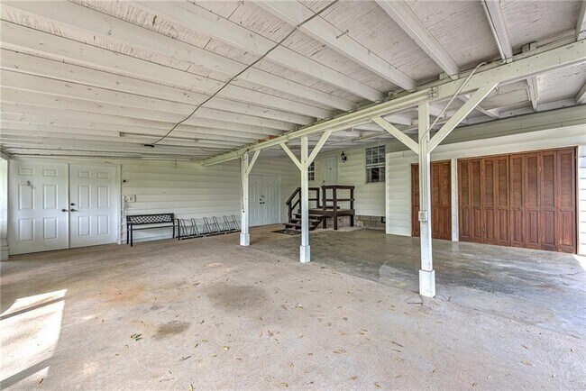 Building Photo - 801 NW C St