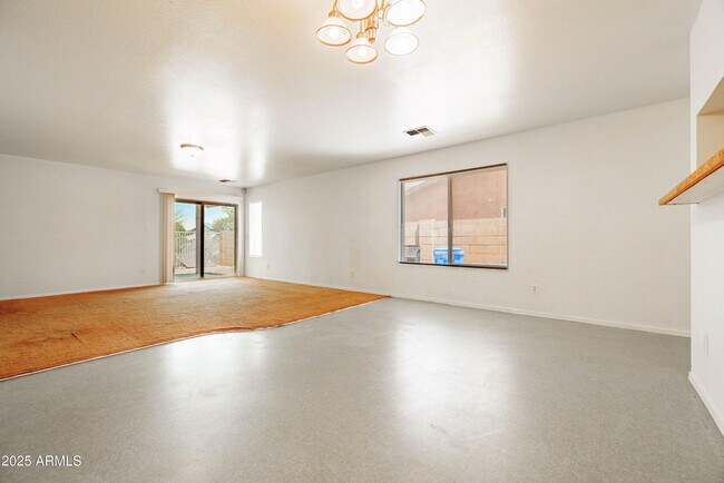 Building Photo - 1238 E Fremont Rd