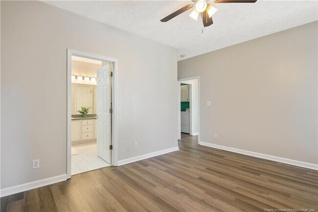 Building Photo - 1535 Dixon Dr