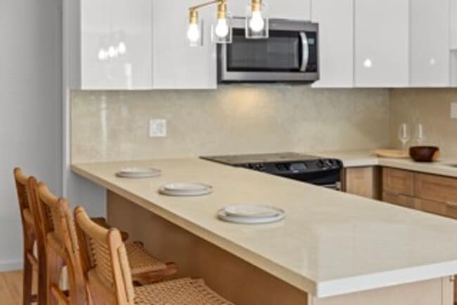 Building Photo - Windward Estates #M102