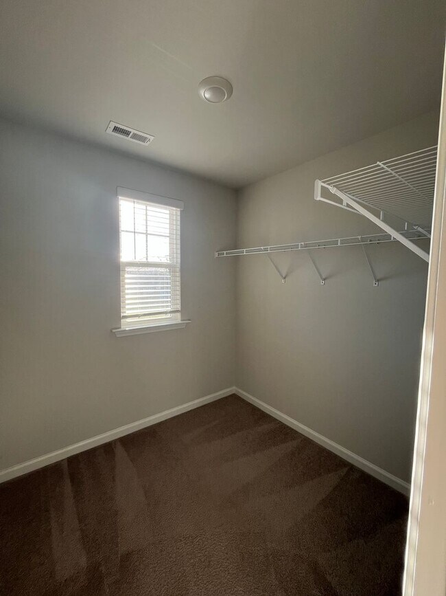 Building Photo - 7650 Knightbell Cir