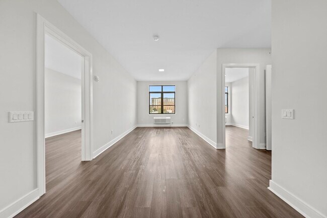 Building Photo - 121 34th St