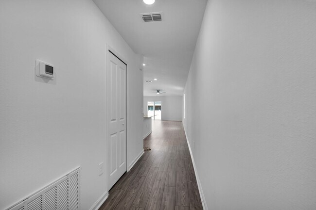 Building Photo - SW Ocala 3/2 Home in Marion Ranch