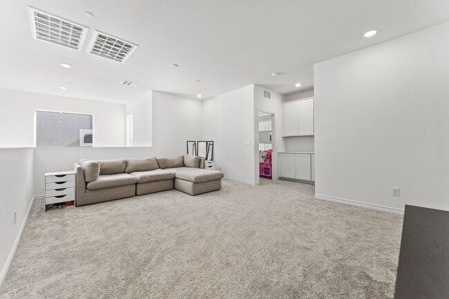 Building Photo - New Build, 4 bedroom, 3 full bathroom in the Master Planned Community; Landmark at Black Mountain...