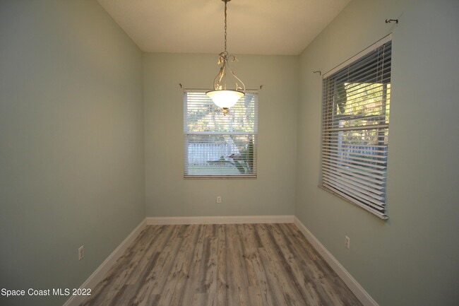 Building Photo - 817 Potomac Dr