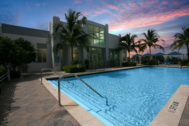 Building Photo - 300 S Australian Ave