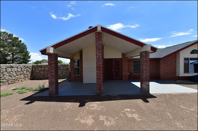Building Photo - 4526 Monahans Dr