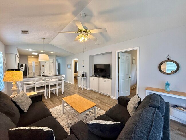 Building Photo - 619 Waterway Village Blvd