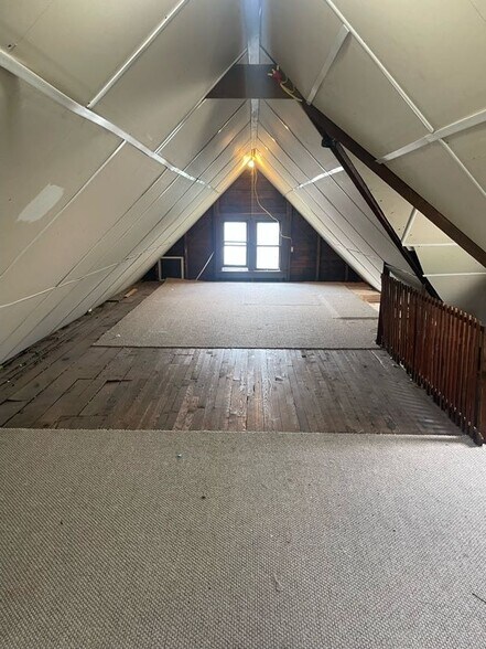 Building Photo - 611 Crown Ave