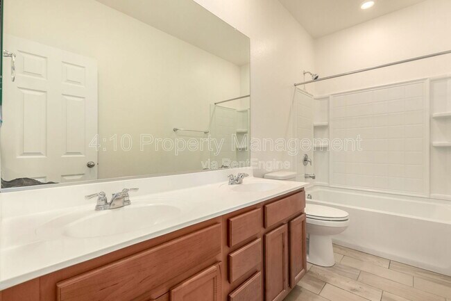 Building Photo - 5216 S 16th Pl