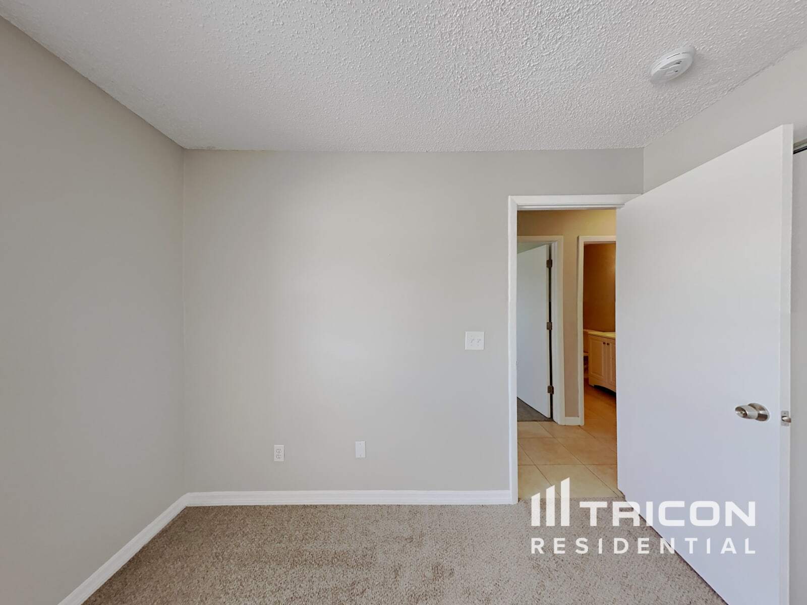 Building Photo - 1534 Thistledown Dr