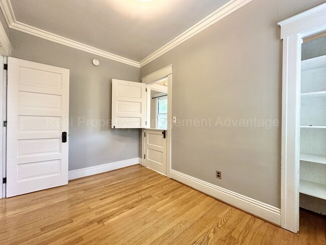 Building Photo - 4 Bedrooms, Endless Charm and Steps from D...