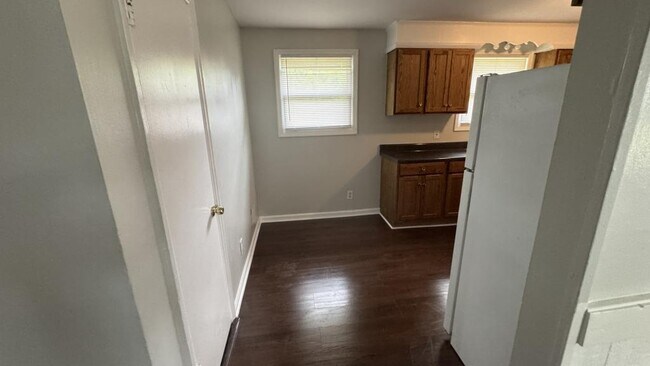 Building Photo - 457 Hickory Ridge Dr