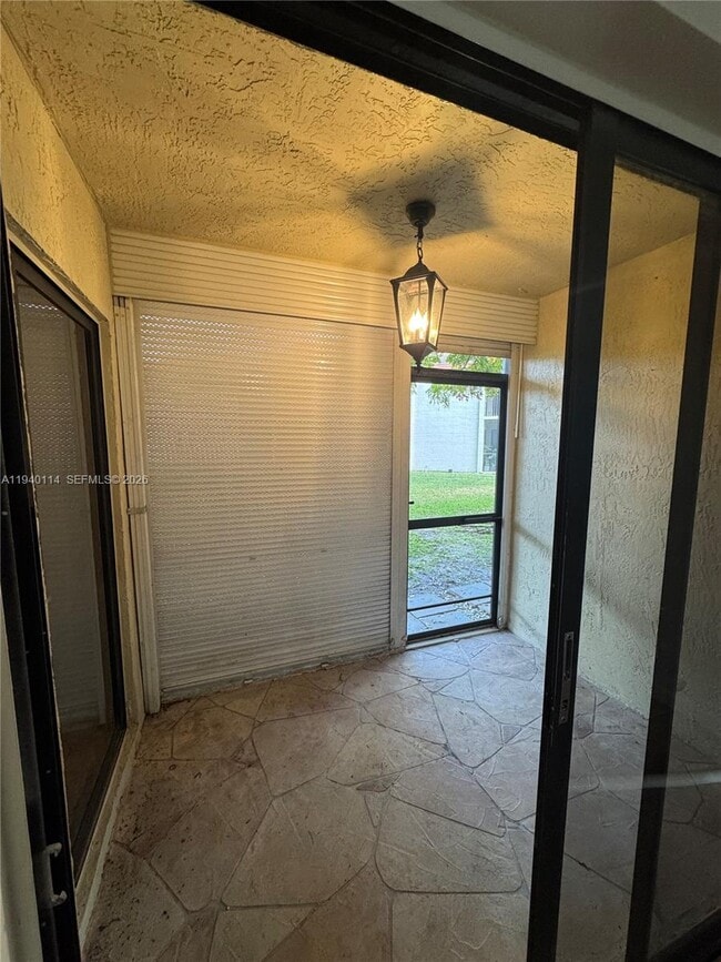 Building Photo - 5595 Courtyard Dr