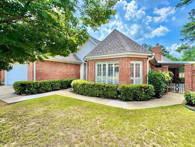 Building Photo - 113 River Chase Ct