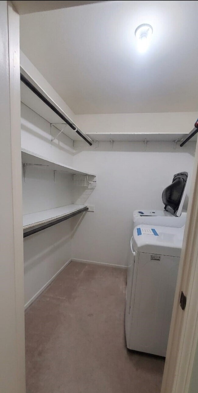 Building Photo - 12973 Trail Hollow Dr