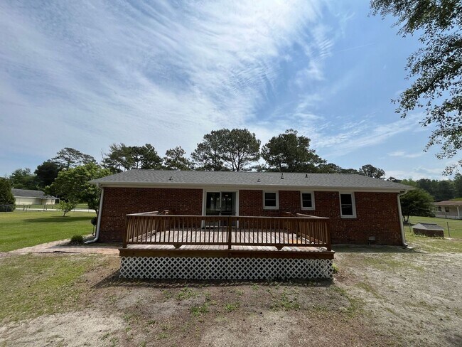 Building Photo - 2133 Catherine Lake Rd