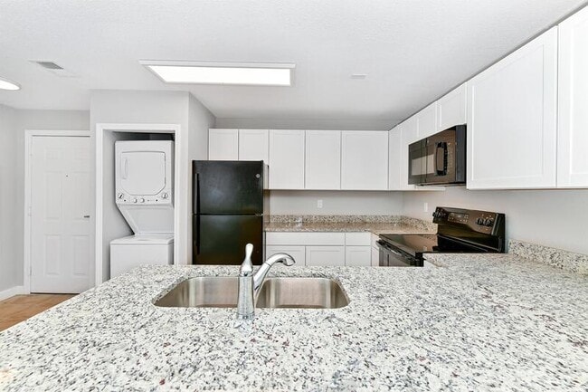 Building Photo - 7503 Atlantis Way