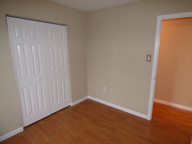 Building Photo - 3074 Broadpoint Dr