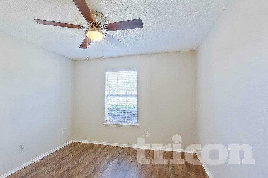 Building Photo - 2922 Marquis Ln