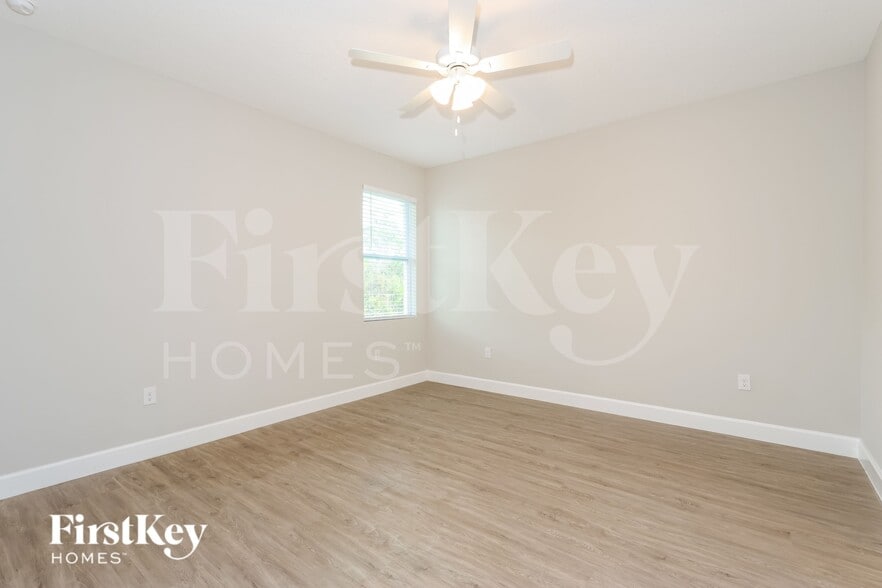 Building Photo - 331 Halloran St SE