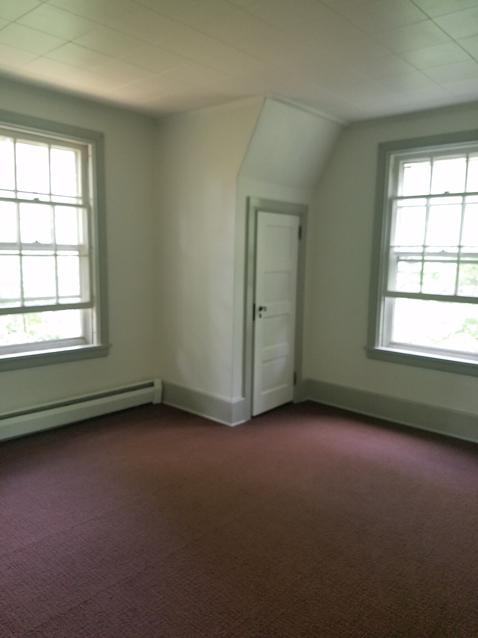 Building Photo - 115 Llenroc Ct