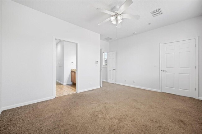 Building Photo - 131 Greenwich Cir